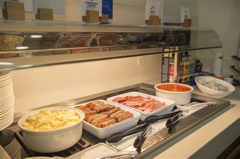 Benefits of staying as an IHG One Rewards Club member. . Breakfast at holiday inn express